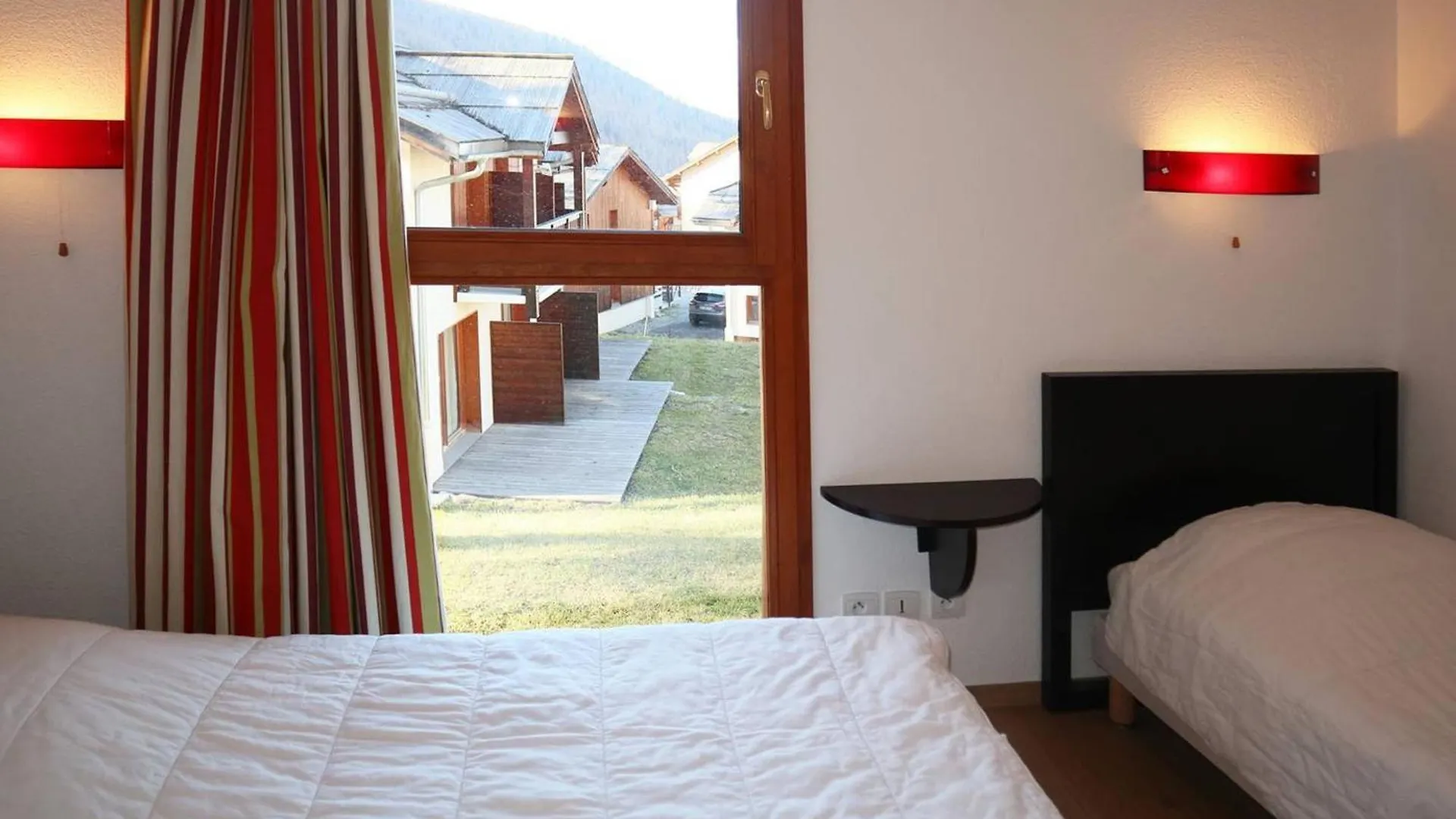 Superbe Chalet Pour 10 Pers. Avec Piscine, Sauna, Cheminee, Terrasse, Skis Aux Pieds - Les Orres 1800 - Fr-1-322-118 Francia